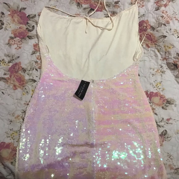 this fashion nova didn’t fit lol - Picture 2 of 3